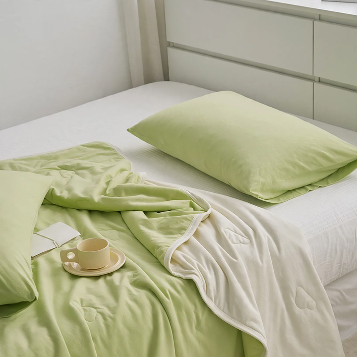 Summer blanket made of knitted cotton, machine washable