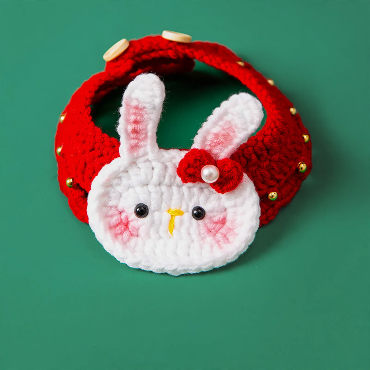Hand-knitted collar for cats