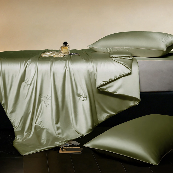 Light silk blanket with cooling effect, 100% silk