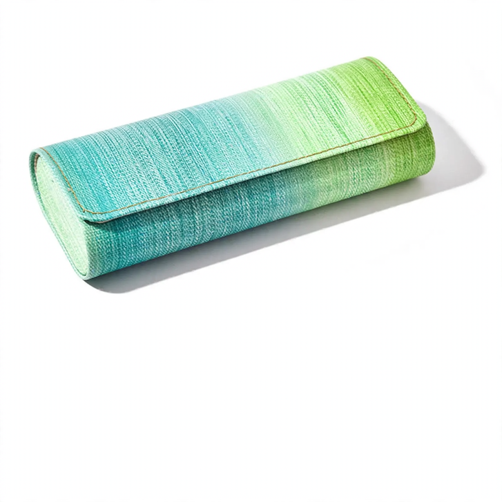 Fabric eyewear case with magnetic closure