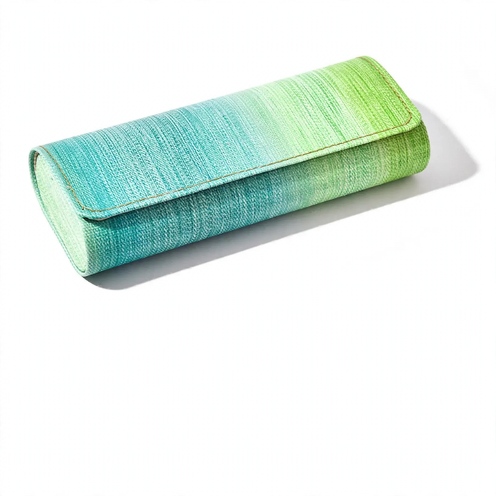 Fabric eyewear case with magnetic closure