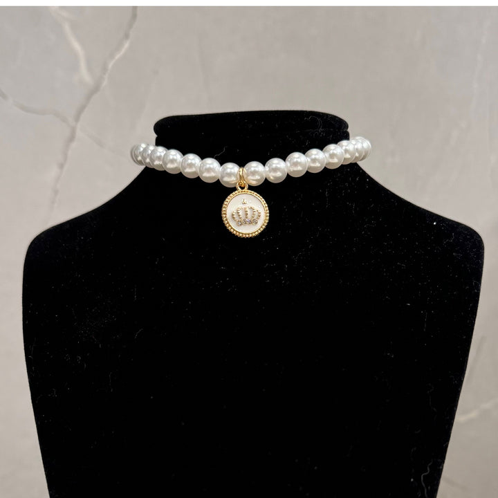 Metal collar with pearls and geometric design