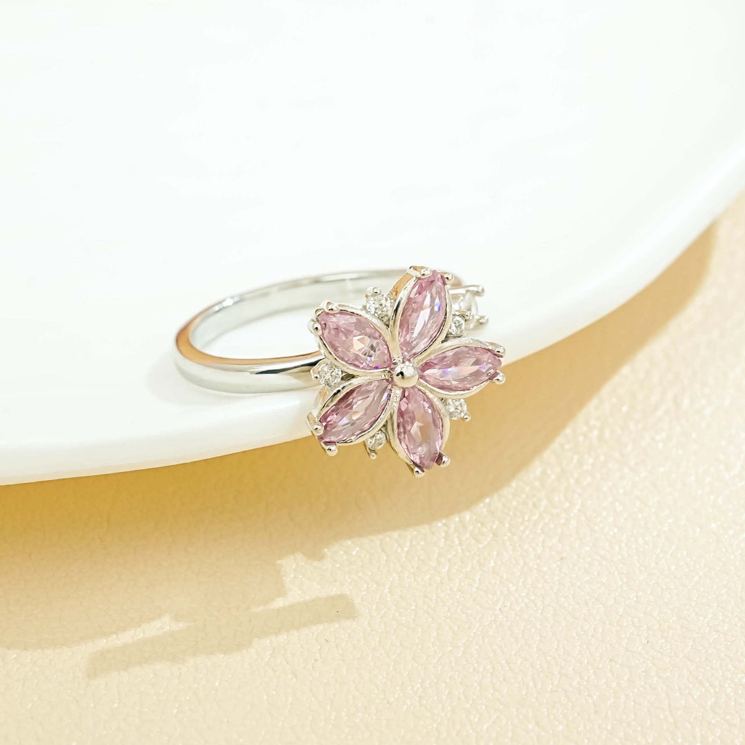 Copper ring with flower motif