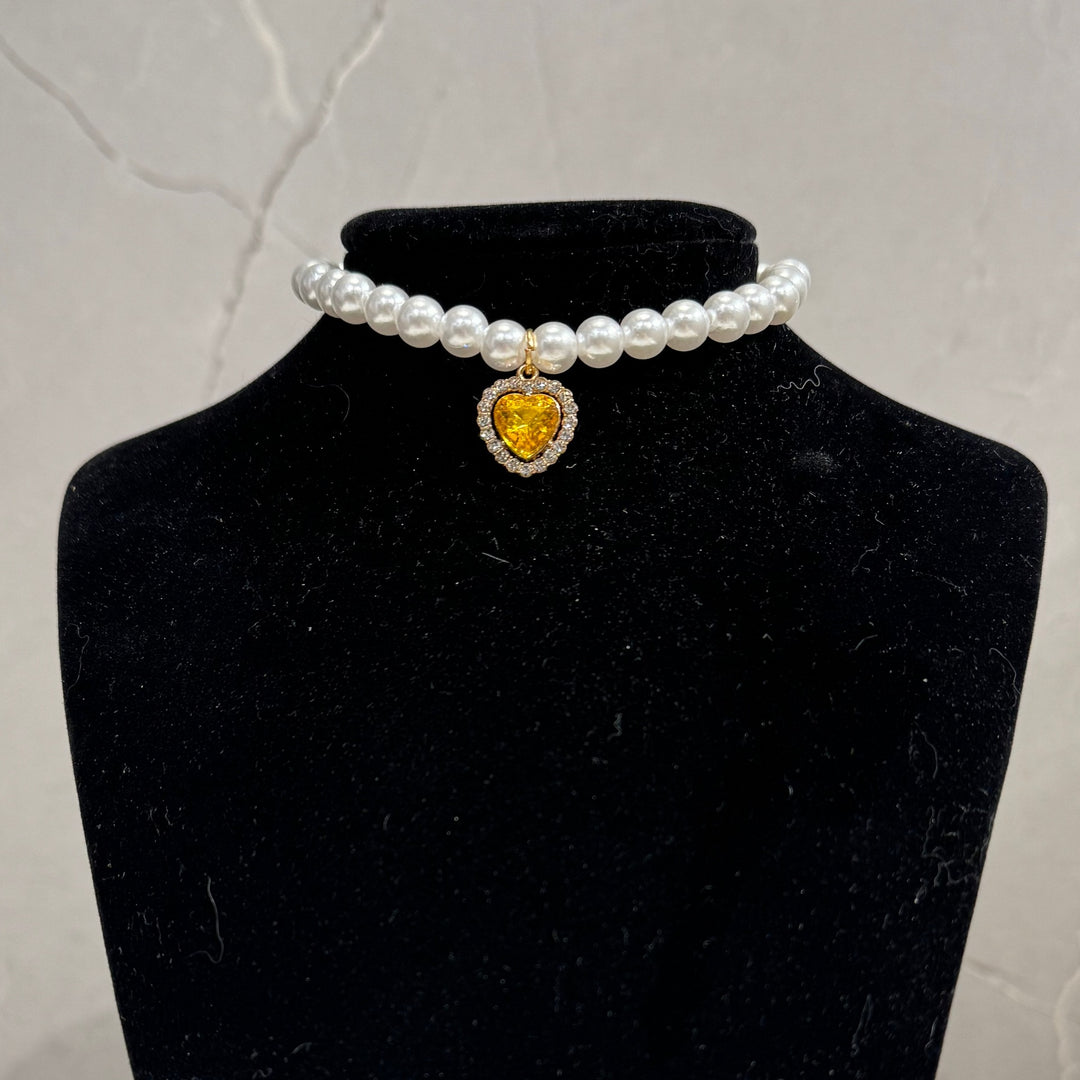 Cat collar with pearls and heart pendant