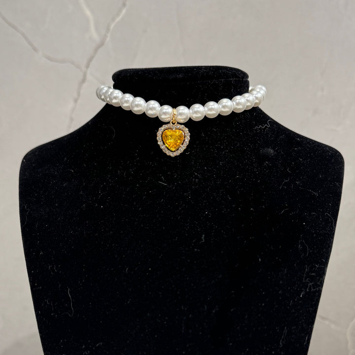 Cat collar with pearls and heart pendant