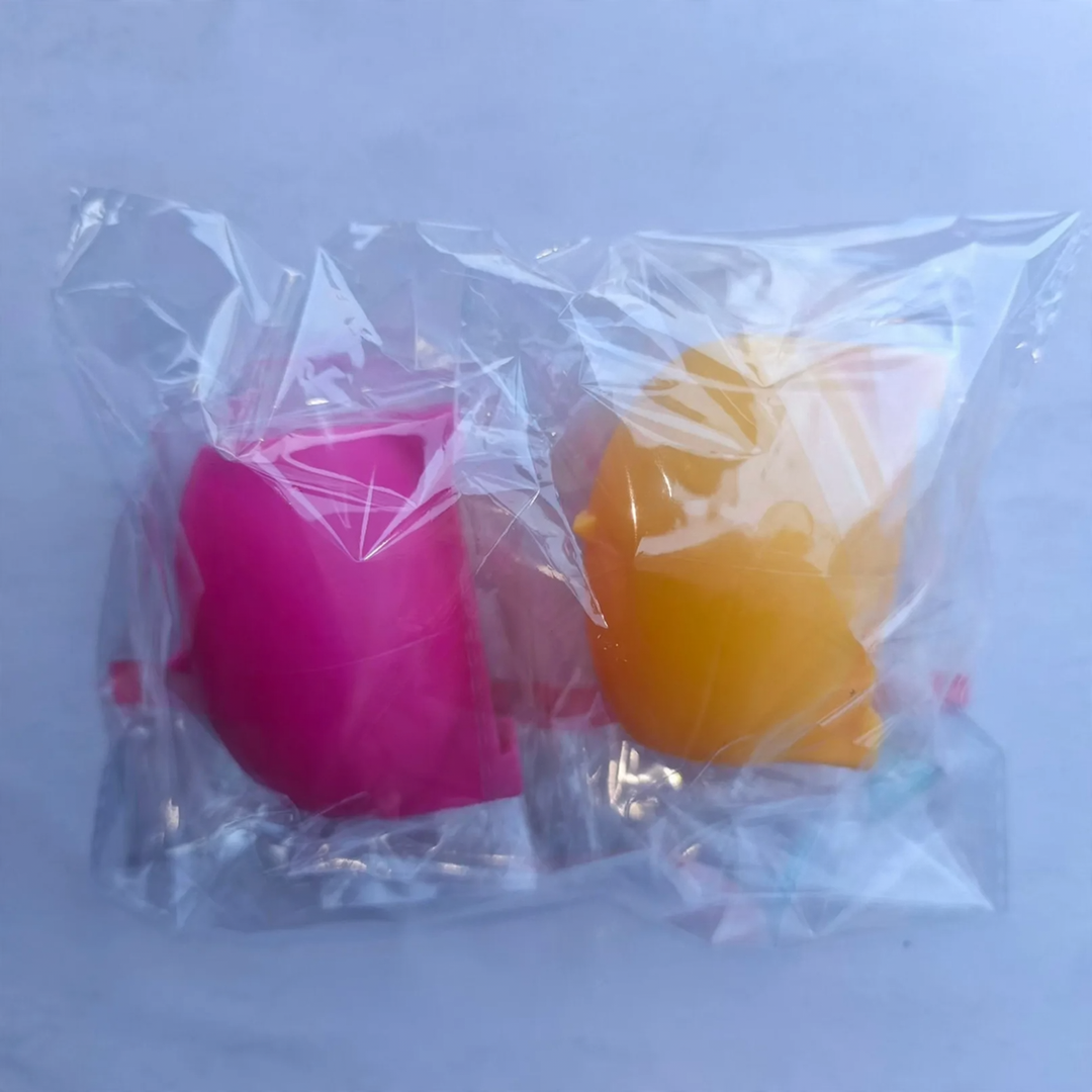 Egg peeler for peeling and separating