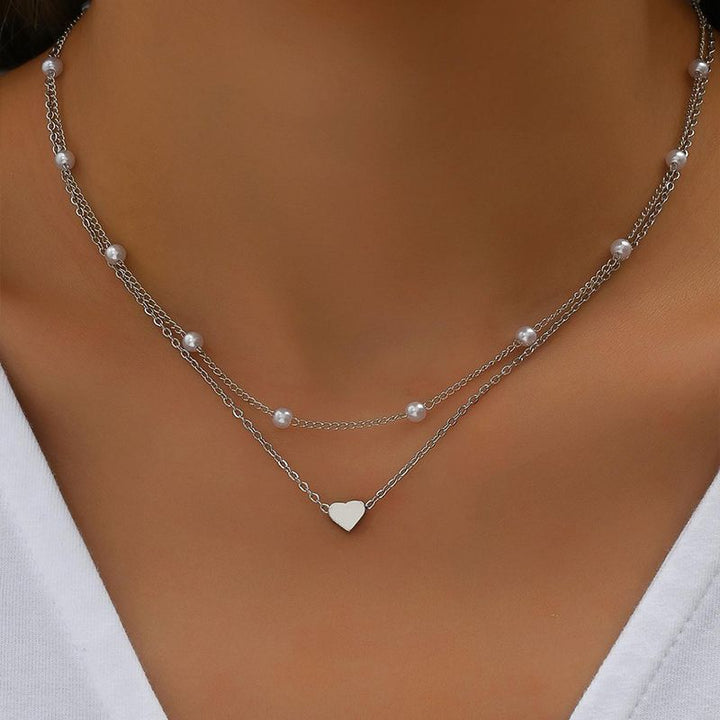 Pearl necklace with acrylic pendant