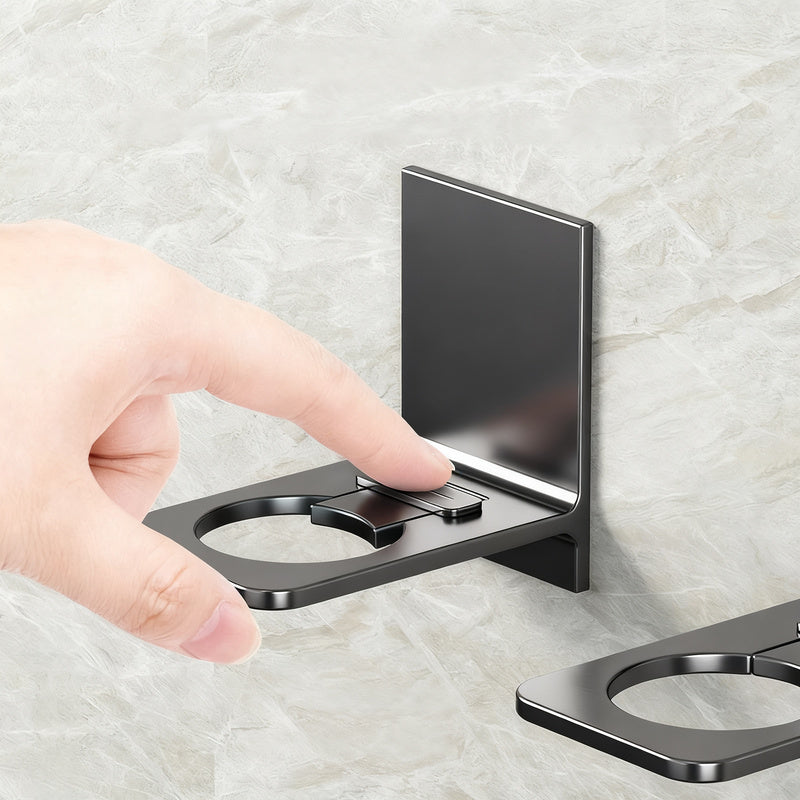 Adjustable bathroom shelf made of aluminum