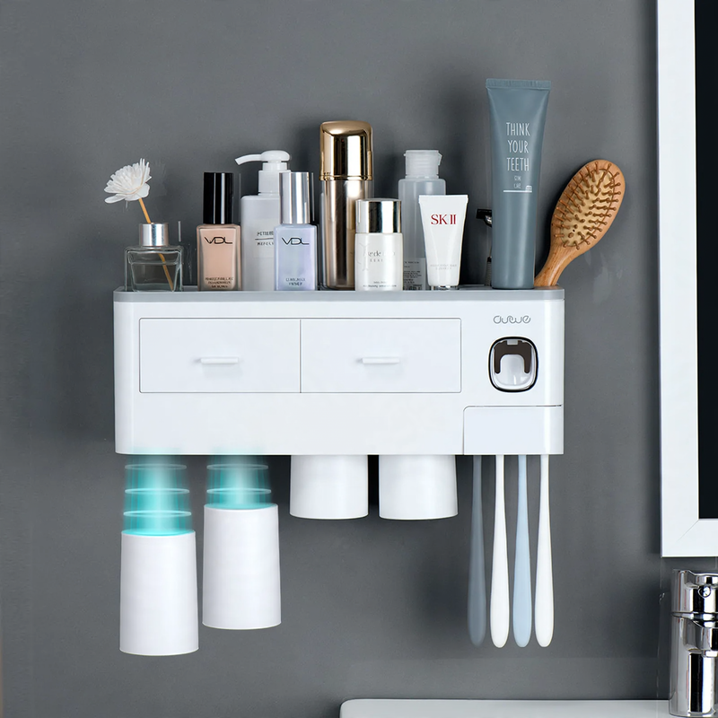 Toothbrush organizer with rinsing cup