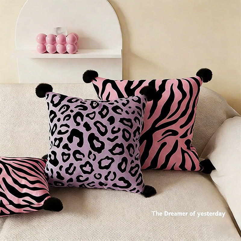 Cushions with zebra and leopard pattern, polyester, washable
