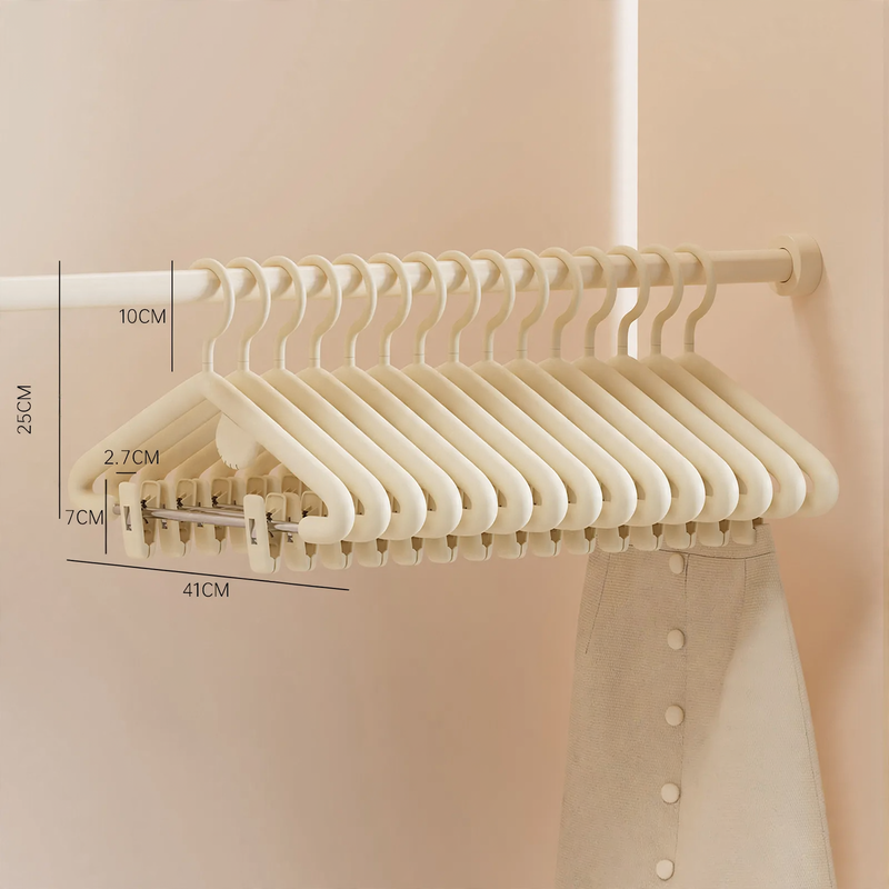 Plastic Hanger DD2517, shoulder-friendly