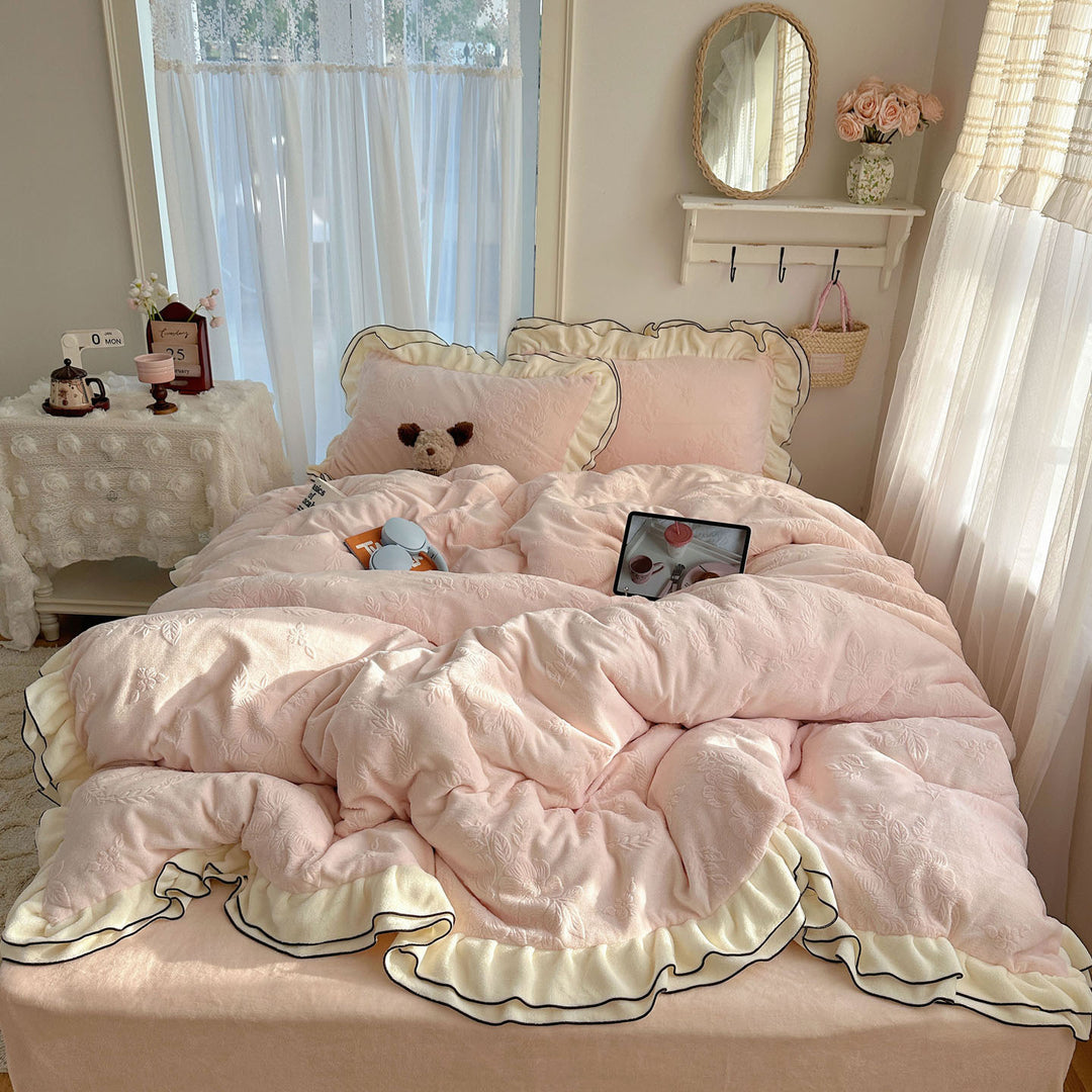 Bedding set made of milk fibers with lace edge