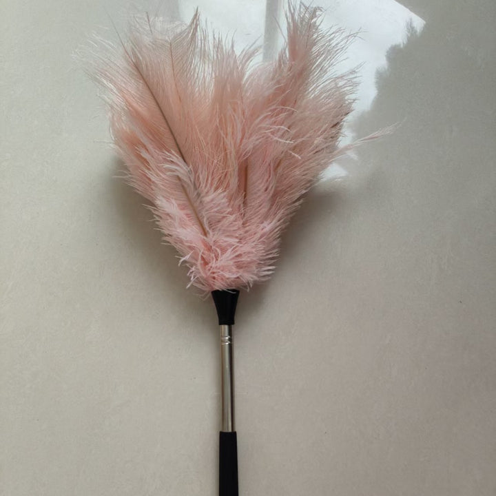 Extendable ostrich feather duster, 120 cm