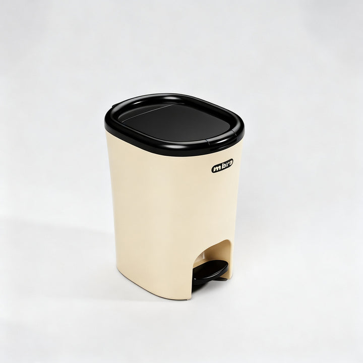 Plastic trash can with foot pedal and lid