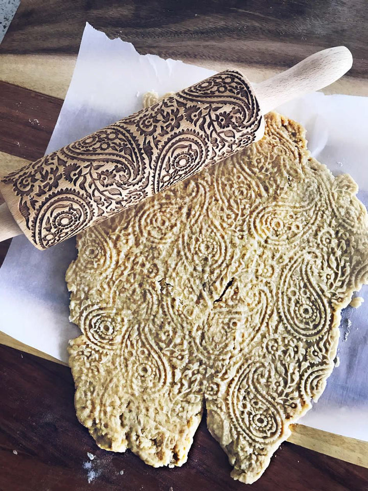 Pastry wheels embossed for the holidays | Stornfield