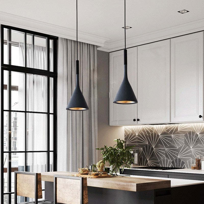 Modern Triangle Pendant Lamp - Trionda | Stornfield