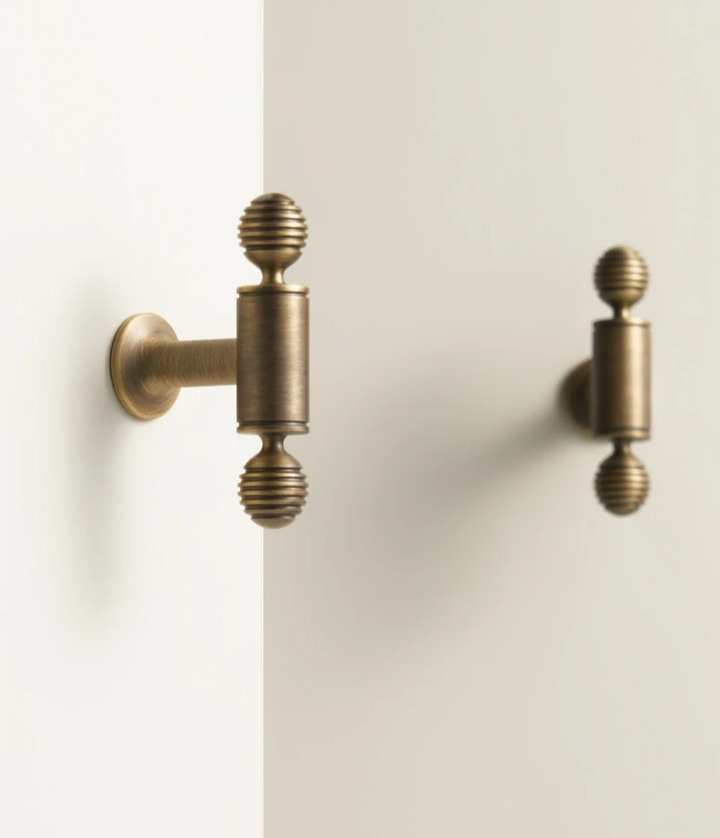 BrassElegance Solid Brass Antique T-Handle Stornfield