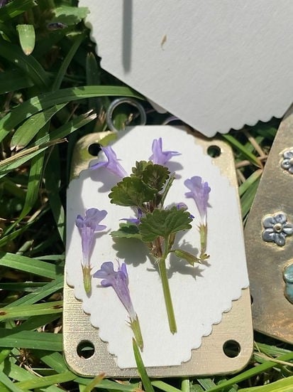 Stornfield | Mini Flower Press | Compact Botanical Keepsake Maker | Portable Craft Tool