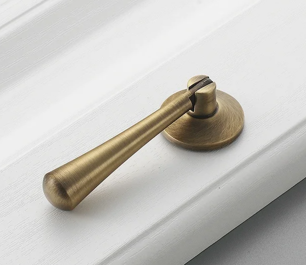 Bronvella ArcRetro Furniture Handle in Antique Copper Stornfield