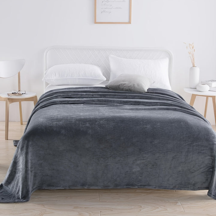 Luxurious flannel blanket for cozy home & travel | Stornfield