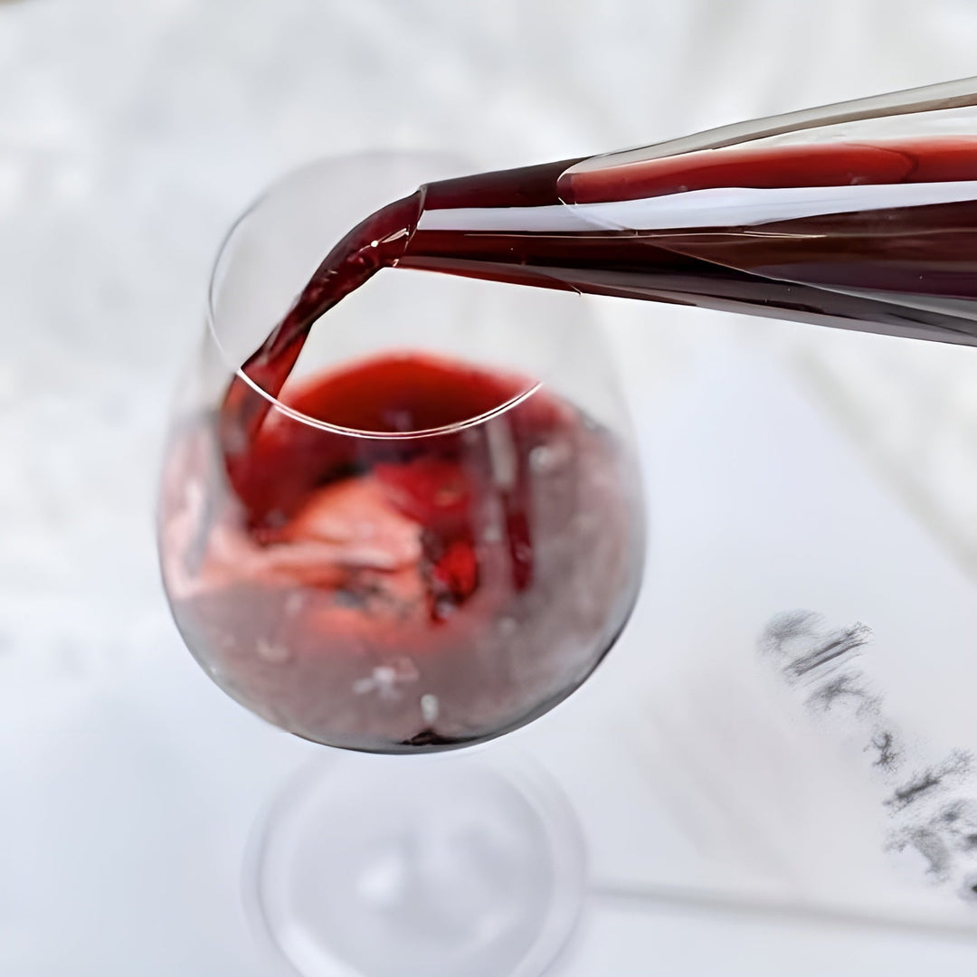 Red Wine Decanter made of Glass – Stylish Aeration with Waterfall Pouring | Includes Cooling Container | Stornfield
