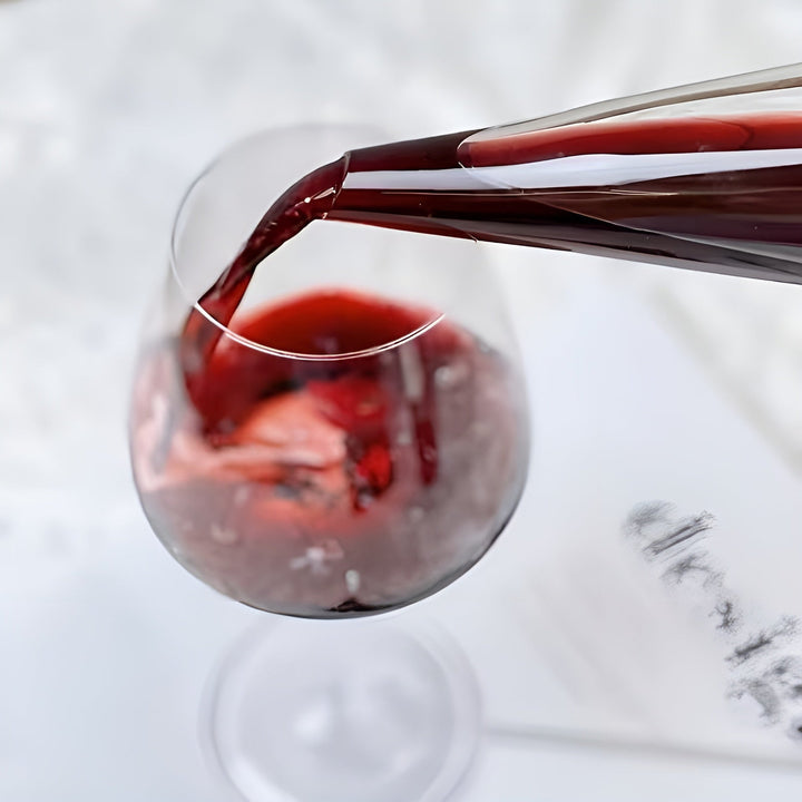 Red Wine Decanter made of Glass – Stylish Aeration with Waterfall Pouring | Includes Cooling Container | Stornfield
