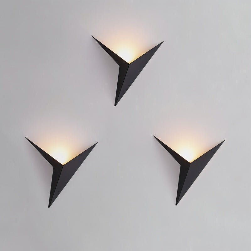 Elegant wall lamp - Modern LED wall light for stylish interiors | Stornfield