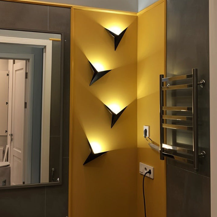 Elegant wall lamp - Modern LED wall light for stylish interiors | Stornfield