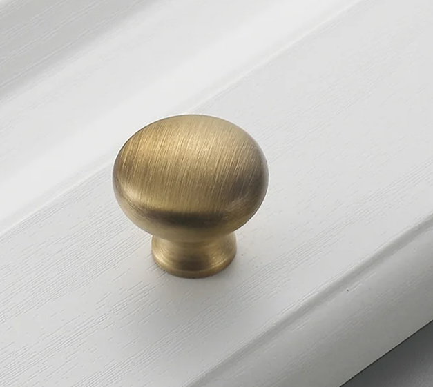 Bronvella ArcRetro Furniture Handle in Antique Copper Stornfield