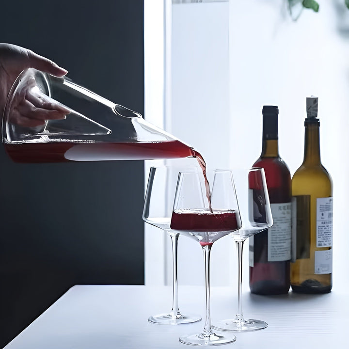 Glass Wine Decanter – Stylish and Elegant | Perfect for Aerating Red Wine at Dinners and Parties | Stornfield