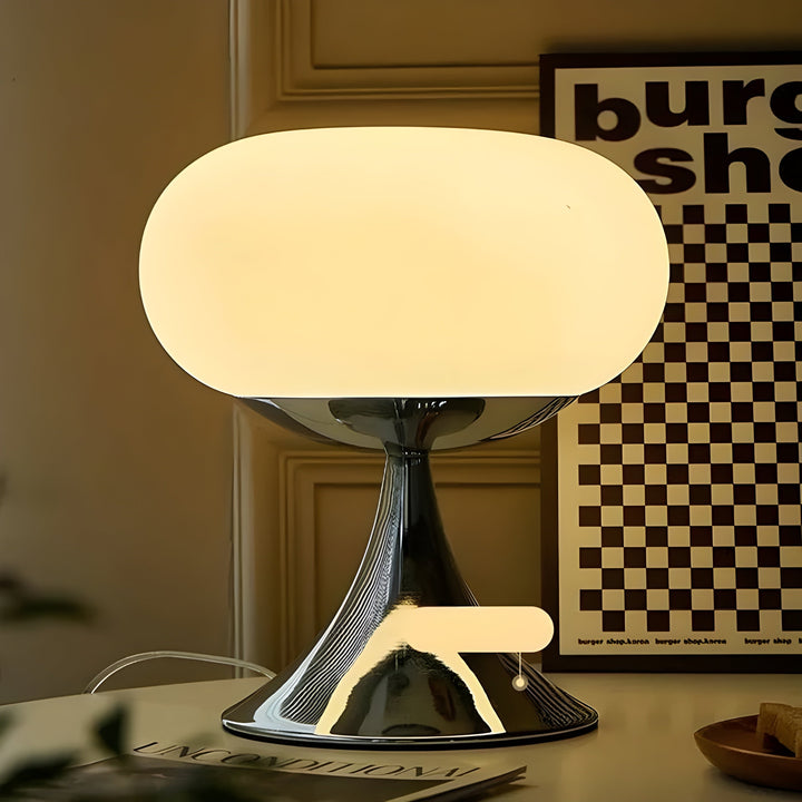 SereneCrystal Lamp - Elegant Retro Table Lamp | Stornfield