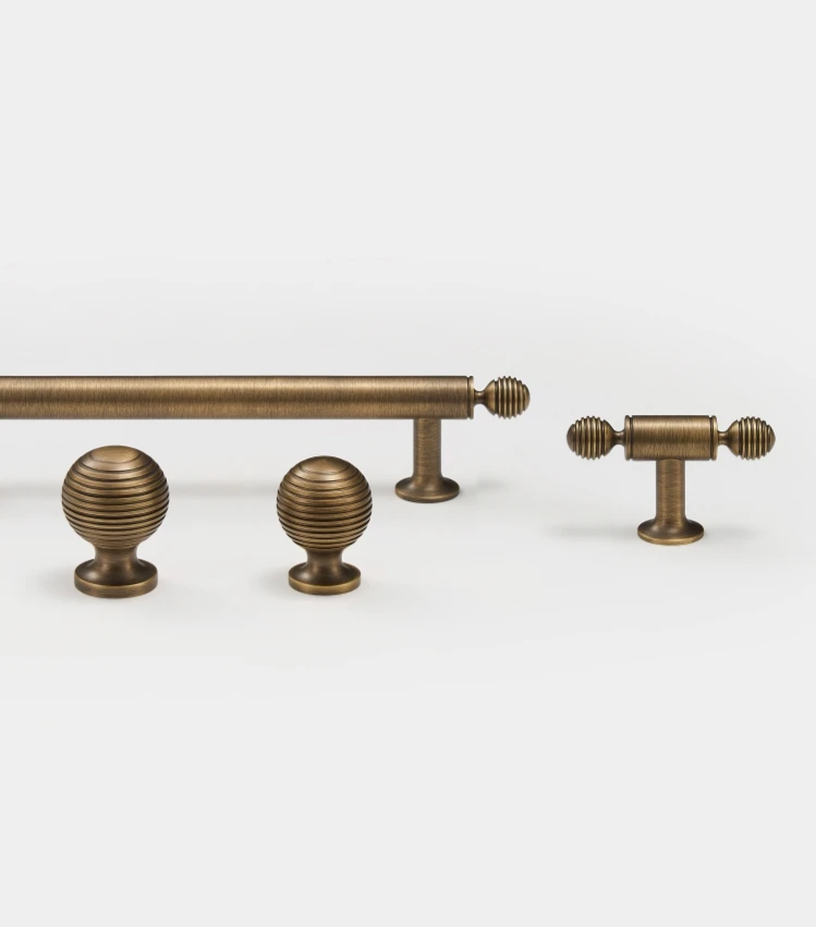 BrassElegance Solid Brass Antique T-Handle Stornfield