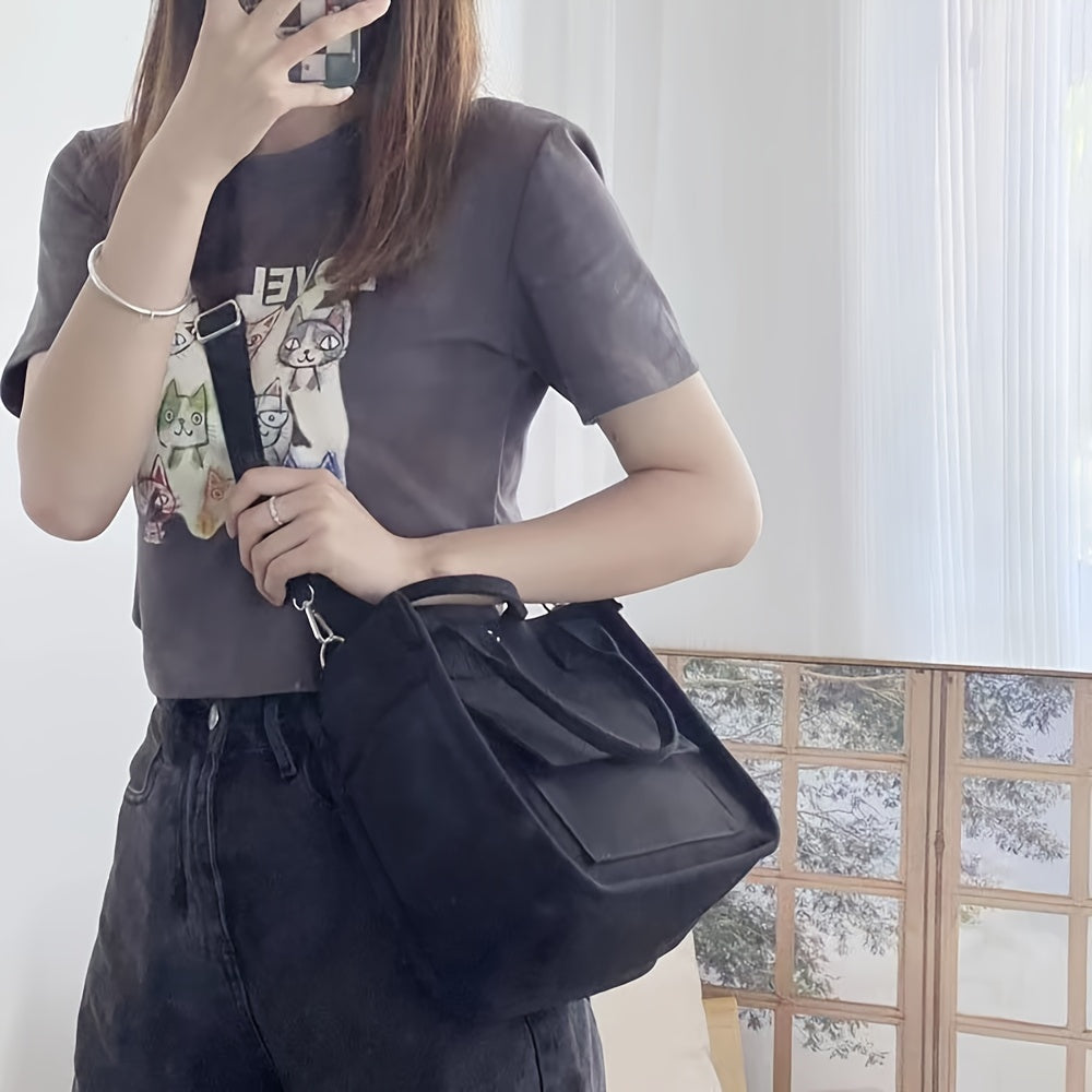 UrbanEase Canvas Slingbag – White shoulder bag with magnetic closure and adjustaStornfielde strap | Stornfield