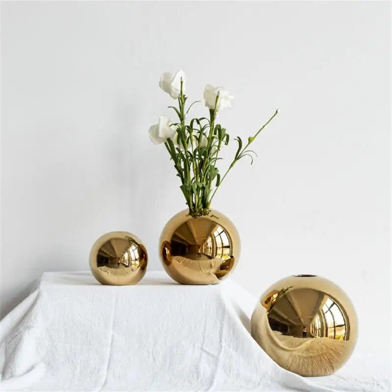 Stornfield | Golden Ball Vase