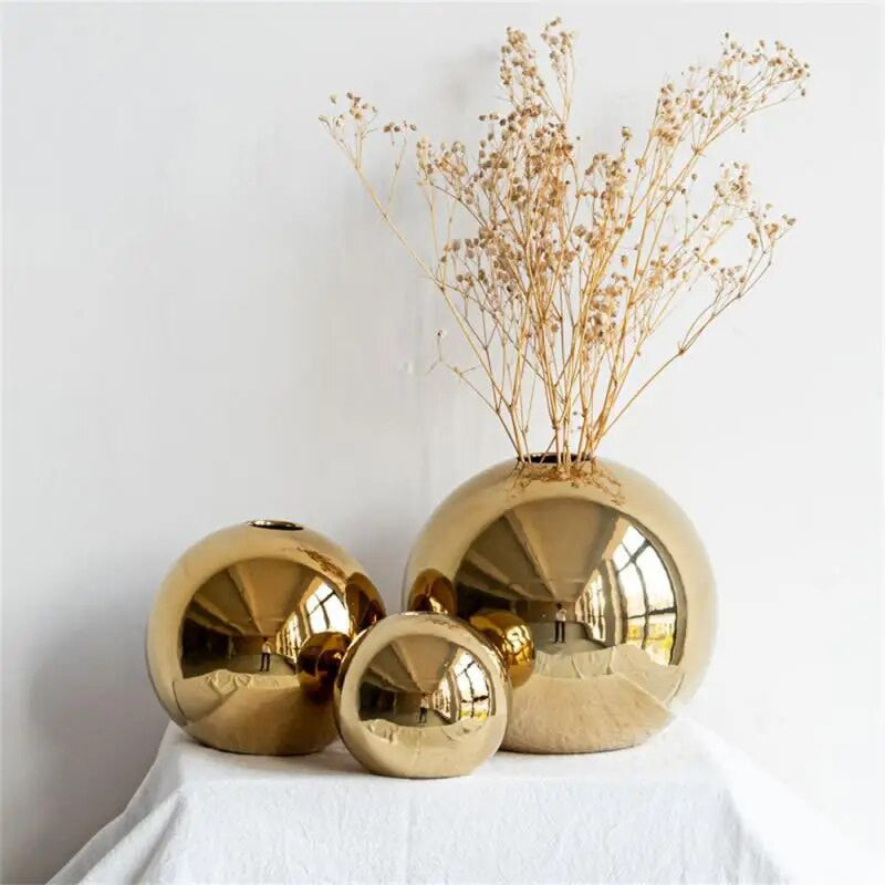 Stornfield | Golden Ball Vase