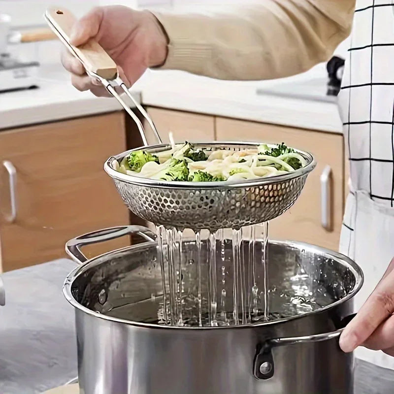 Stainless steel fine mesh strainer with wooden handle | Stornfield