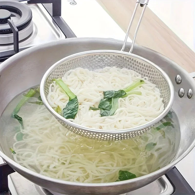 Stainless steel fine mesh strainer with wooden handle | Stornfield