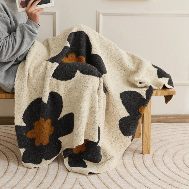 Stornfield | Elegance and warmth for your home with the soft floral blanket