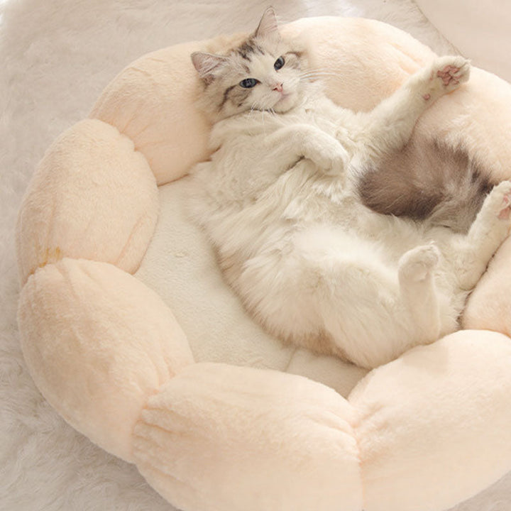 Stornfield | Deep Sleep Flower Cat Bed