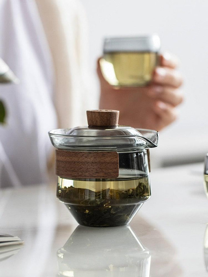 Elegant heat-resistant glass cup with walnut lid for tea lovers | Stornfield