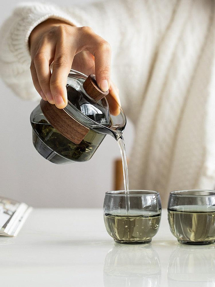 Elegant heat-resistant glass cup with walnut lid for tea lovers | Stornfield