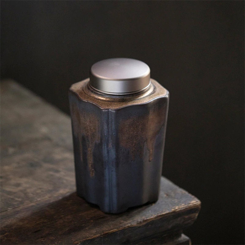 Vintage Ceramic Tea & Coffee Storage Container – 900ml airtight container | Stornfield