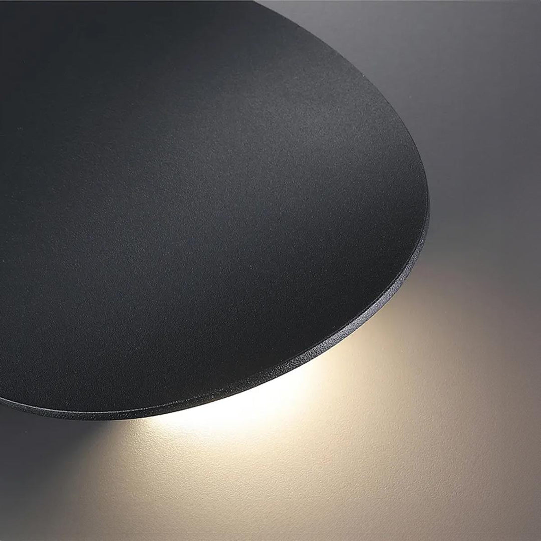 Elegant LED wall lamp – Stylish lighting for a warm atmosphere | Stornfield
