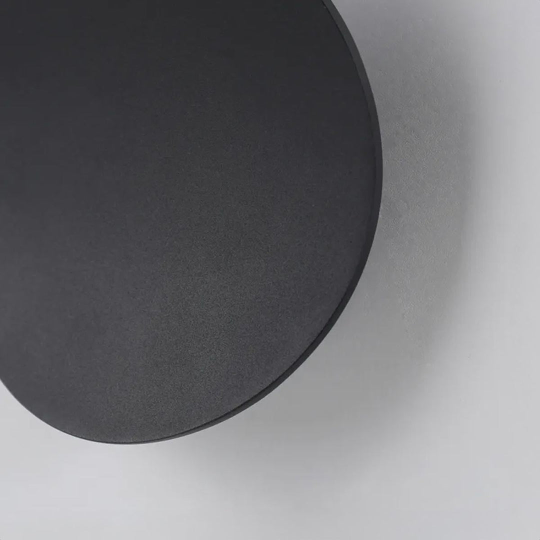 Elegant LED wall lamp – Stylish lighting for a warm atmosphere | Stornfield