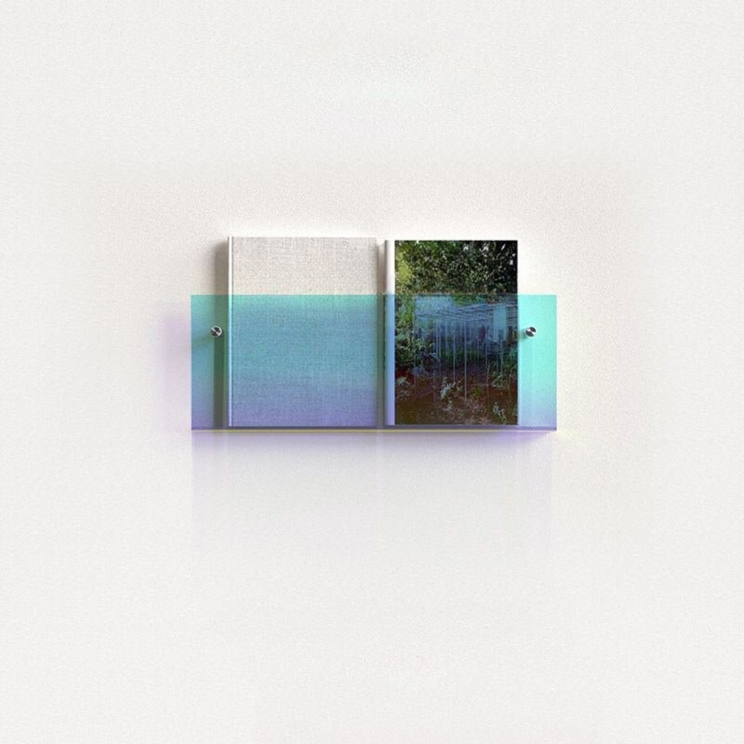 Stornfield | Wall Shelf Clear Acrylic Magazine Holder