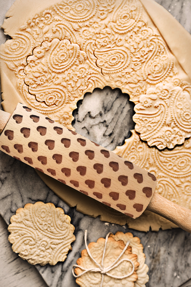 Pastry wheels embossed for the holidays | Stornfield
