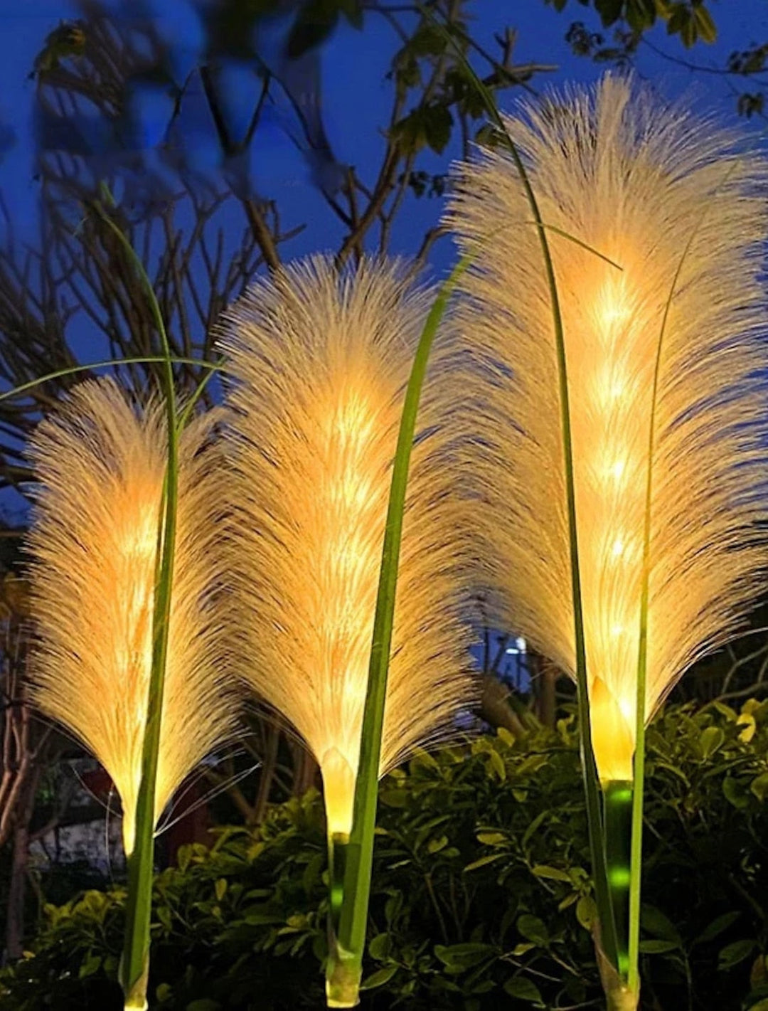 Solar-powered LED garden torch – Decorative outdoor light for pathways and gardens | Stornfield