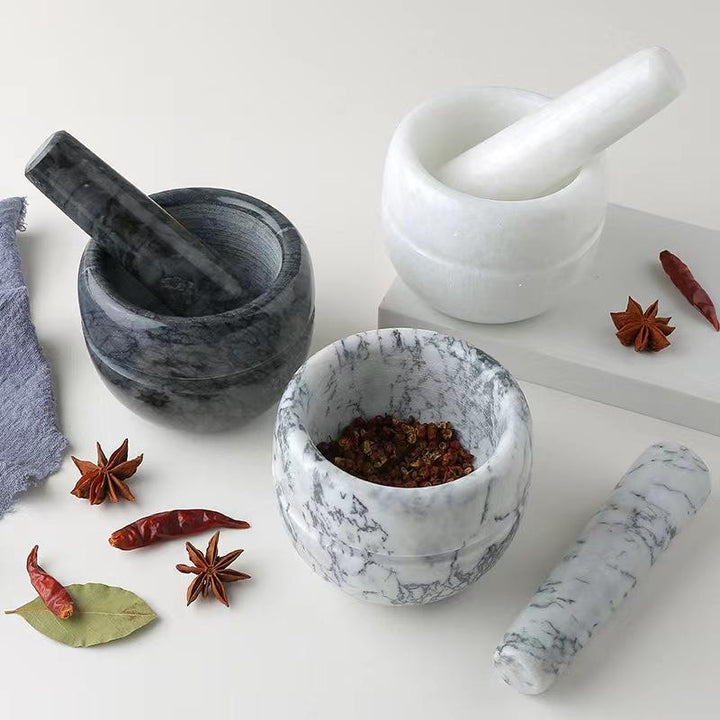 Stornfield | Mortier et pilon en marbre ;  
Taille : 13*13*9cm ;  
Pilon : R5*15cm ;