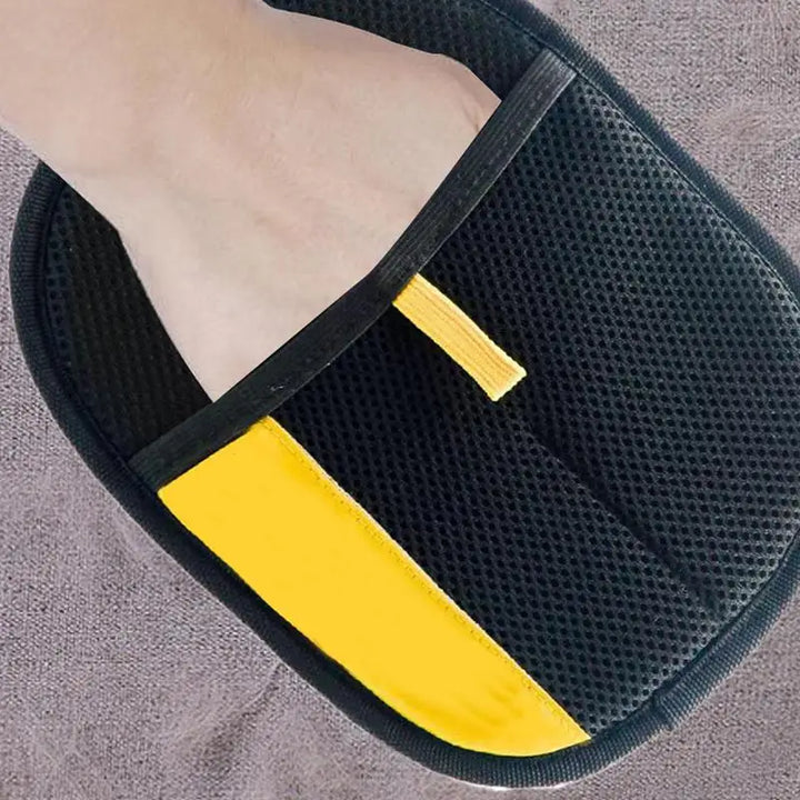 PurrBrush Care Glove – Hair-Free Pet Care and Massage Moment | Stornfield