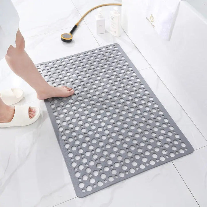 Shower mat with suction cups and drainage holes | Stornfield